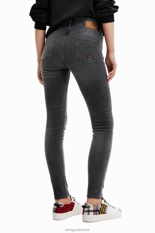 brodeeratut kapeat push-up farkut Desigual naiset F4V04551 vaatetus